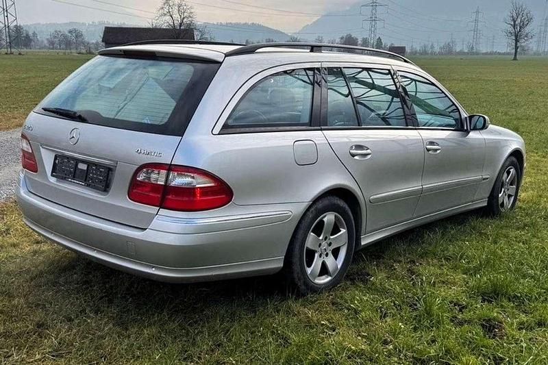 Gebraucht Mercedes E320 Avantgarde 224 PS (164 kW) 2004 Silber Kombi