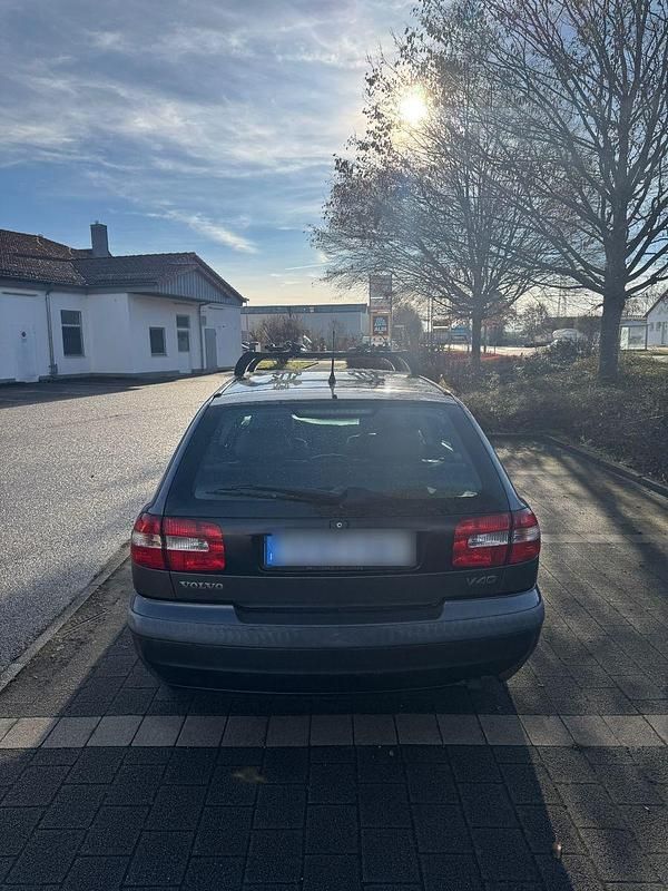 Gebraucht Volvo V40 102 PS (75 kW) 2002 Silber Kombi