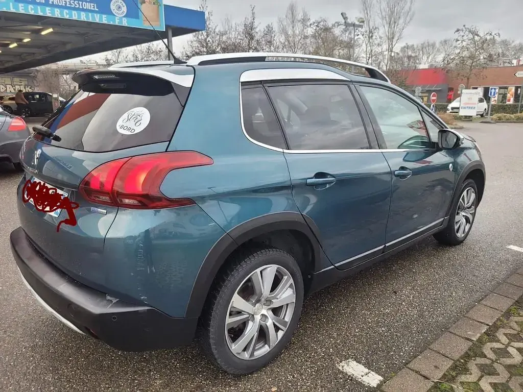 Second-hand Peugeot 2008 Active 110 CP (80 kW) 2016 Albastru SUV