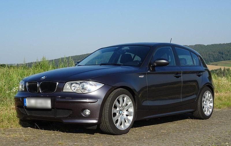 Grau Gebraucht 2006 BMW 120 Kleinwagen | 3.500 € (Guter Preis) - Bild 1/4
