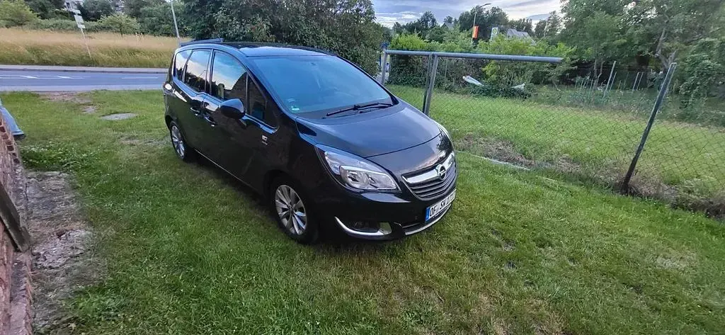 Gebraucht Opel Meriva Active 140 PS (102 kW) 2016 Schwarz Van / Kleinbus