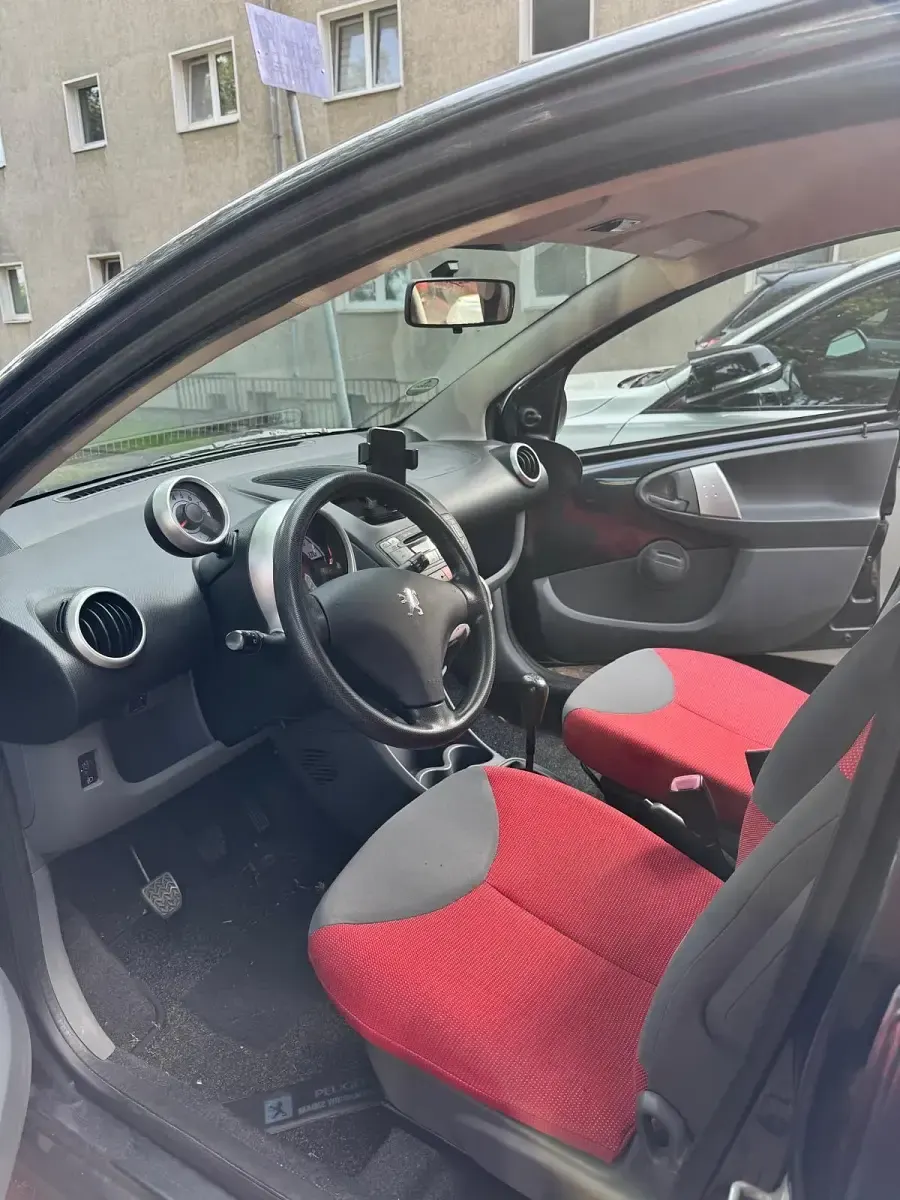 Gebraucht Peugeot 107 68 PS (50 kW) 2008 Grau Kleinwagen