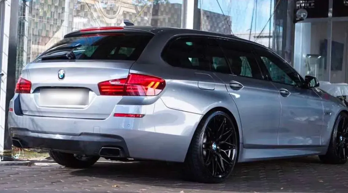 Gebraucht BMW 550 381 PS (280 kW) 2016 Silber Kombi