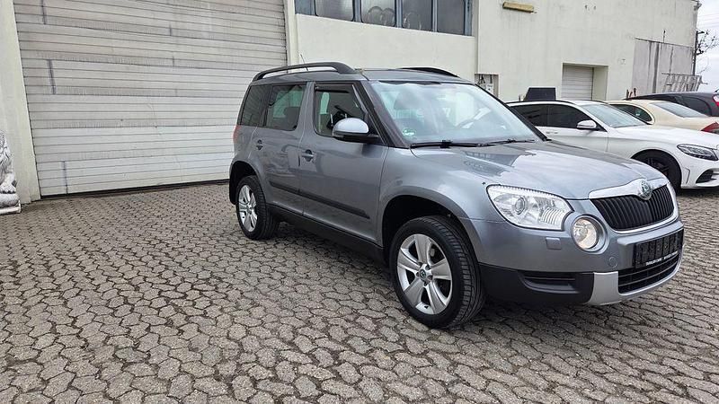 Gebraucht Skoda Yeti Elegance 140 PS (102 kW) 2013 Seda steel/platin/steel grau SUV