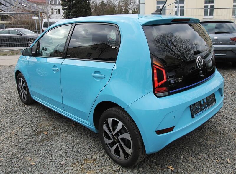 Second-hand VW e-up! Active 61 kW (83 CP) 2021 Albastru Hatchback