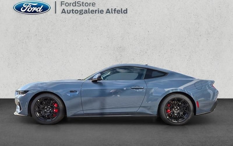 Neu Ford Mustang GT Fastback 446 PS (328 kW) 2025 Blau Coupé