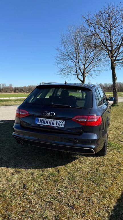 Gebraucht Audi A4 S-Line 177 PS (130 kW) 2013 Blau Kombi