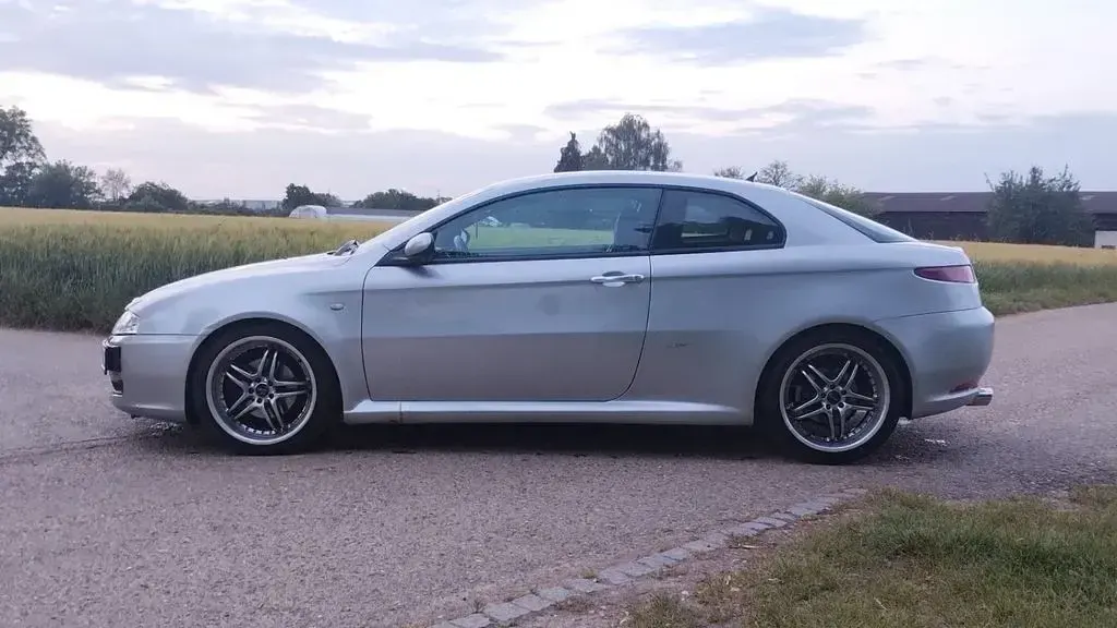 Gebraucht Alfa Romeo GT Distinctive 166 PS (122 kW) 2005 Silber Coupé