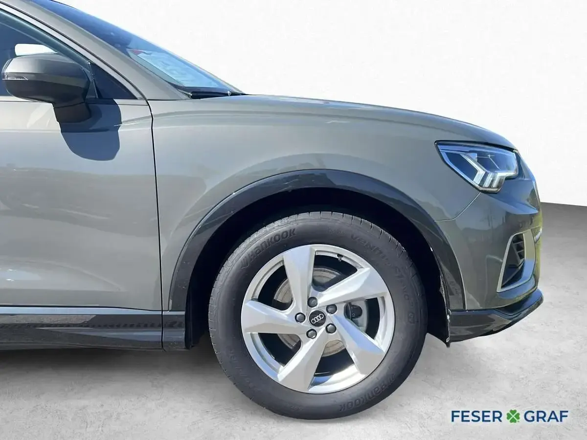 Gebraucht Audi Q3 Ambiente 150 PS (110 kW) 2025 Chronosgrau metallic SUV