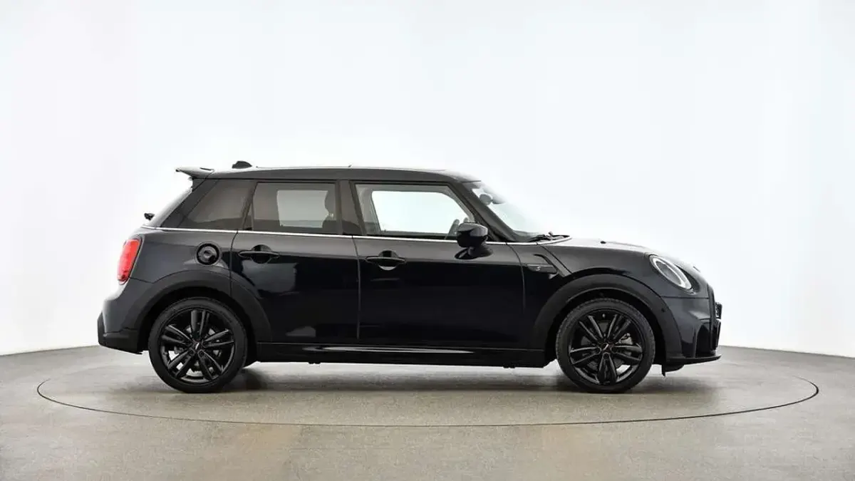 Używany Mini John Cooper Works 178 KM (130 kW) 2023 Czarny Hatchback