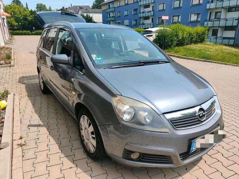 Grau Gebraucht 2007 Opel Zafira Van / Kleinbus | 4.000 € (Teuer) - Bild 1/4