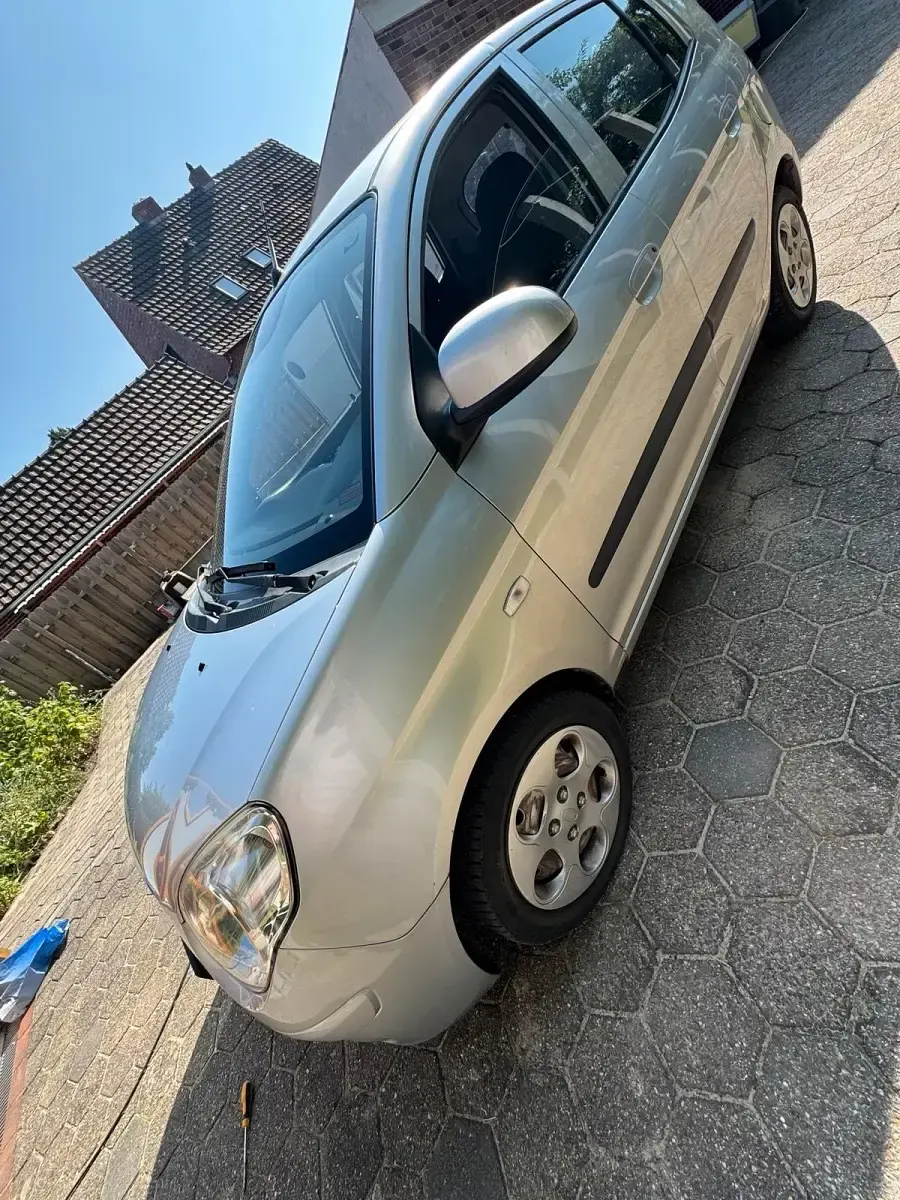 Gebraucht Kia Picanto 63 PS (46 kW) 2010 Silber Kleinwagen