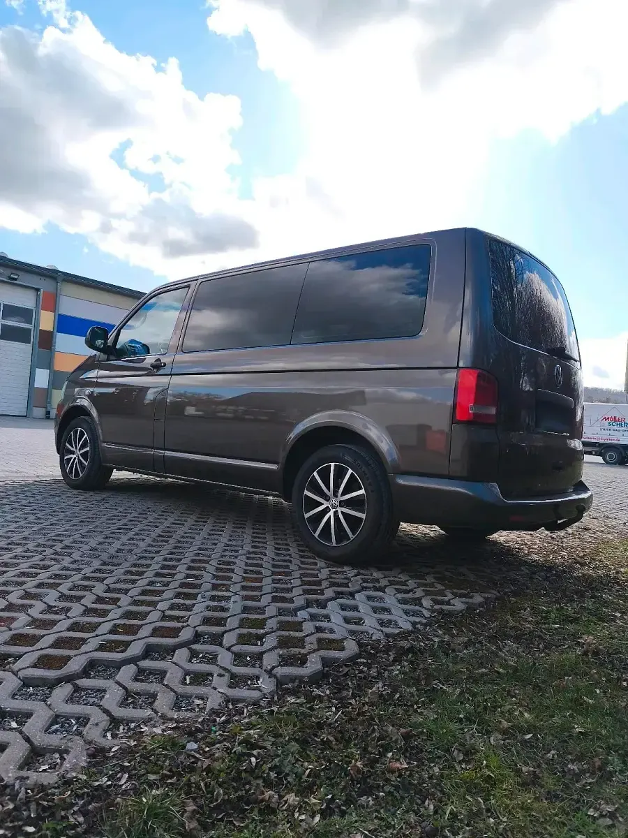 Gebraucht VW Multivan 102 PS (75 kW) 2010 Braun Van / Kleinbus