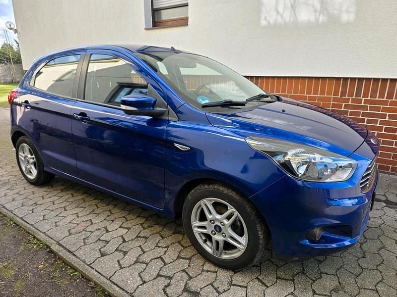 Gebraucht Ford Ka Plus 84 PS (61 kW) 2017 Blau Kleinwagen
