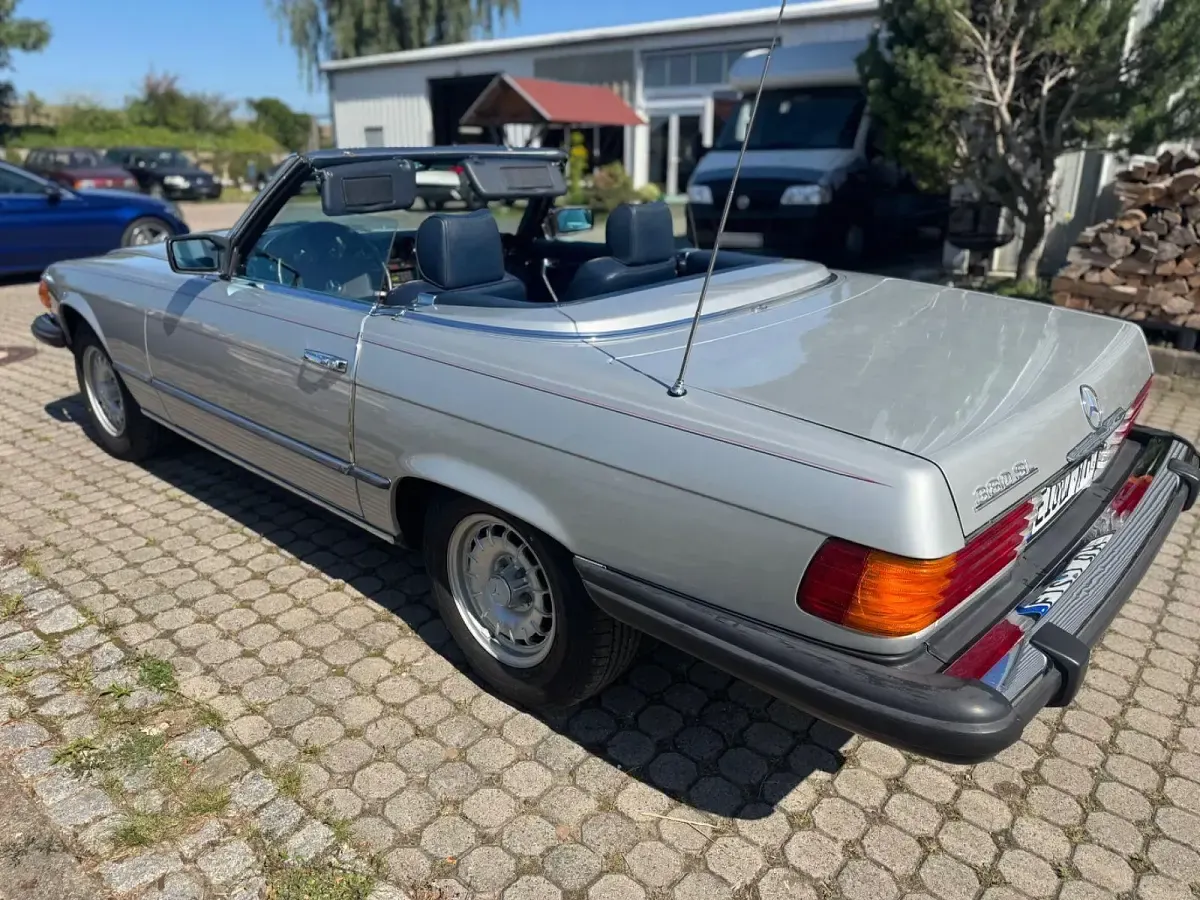 Gebraucht Mercedes 380 158 PS (116 kW) 1985 Silber Cabrio