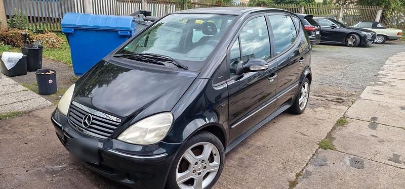 Schwarz Gebraucht 2004 Mercedes A160 Elegance Kleinwagen | 888 € (Superpreis) - Bild 1/4