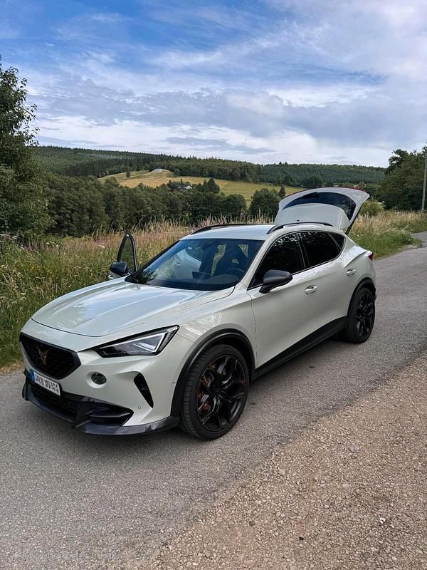 Andere außenfarben Gebraucht 2023 Cupra Formentor VZ SUV | 39.900 € (Guter Preis) - Bild 1/4