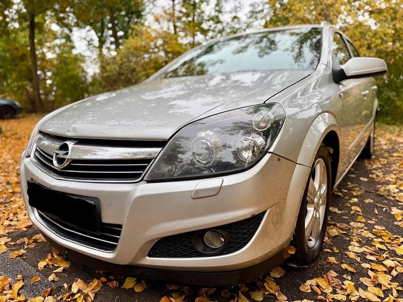 Silber Gebraucht 2007 Opel Astra Kombi | 2.200 € (Fairer Preis) - Bild 1/4