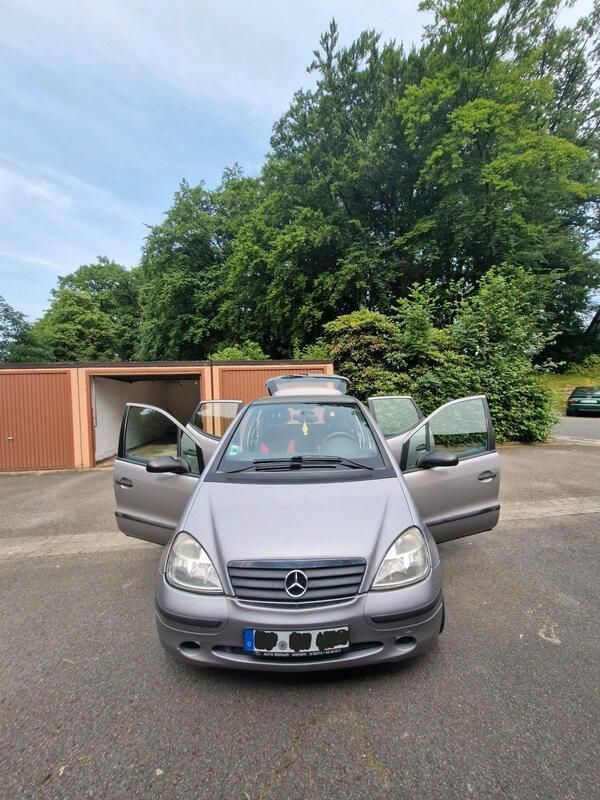 Grau Gebraucht 2000 Mercedes A170 Kleinwagen | 570 € (Guter Preis) - Bild 1/4