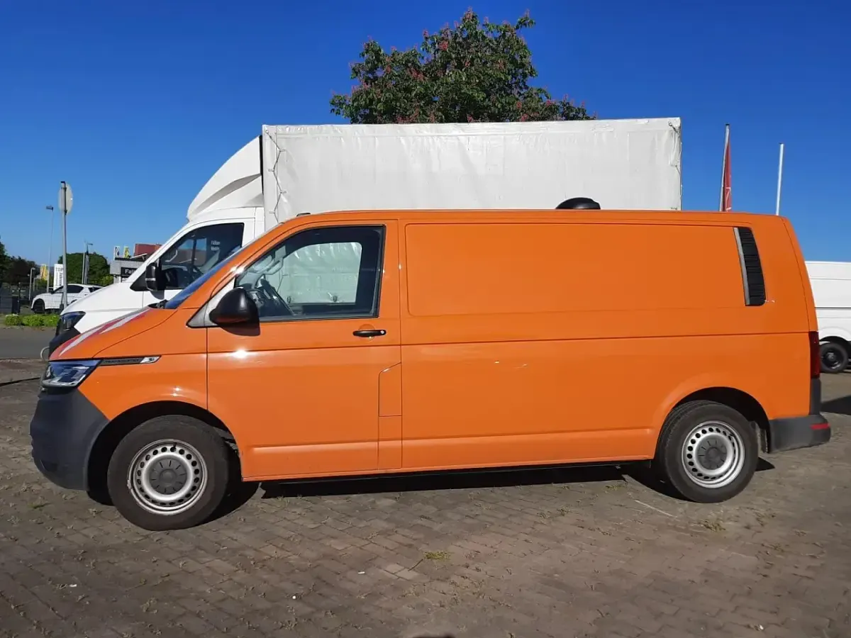 Gebraucht VW T6.1 150 PS (110 kW) 2022 Orange Van