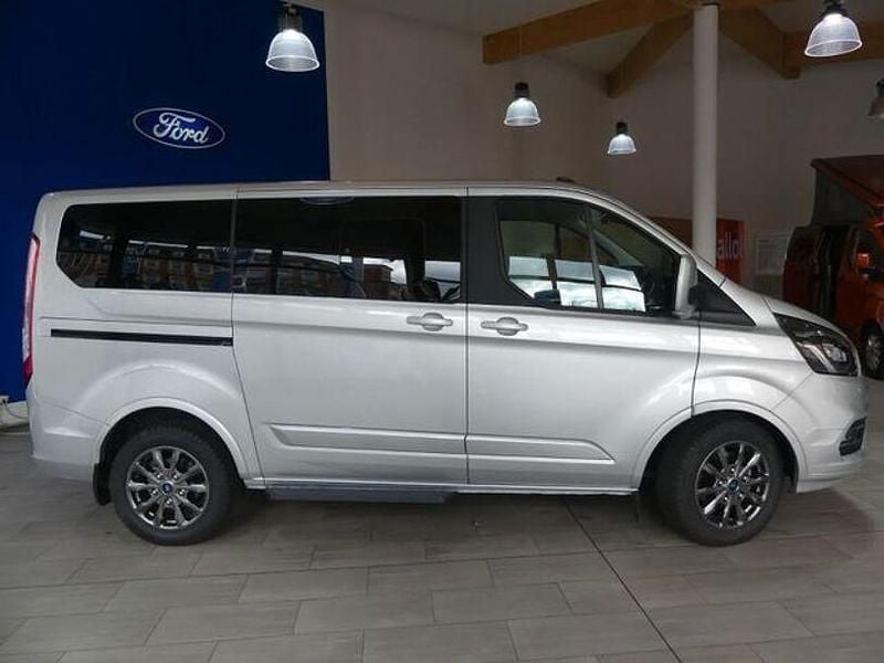 Gebraucht Ford Tourneo Custom 170 PS (125 kW) 2023 Moondustsilber metallic Van