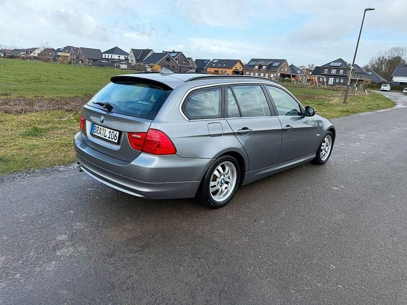 Gebraucht BMW 320 Performance 184 PS (135 kW) 2012 Grau Kombi