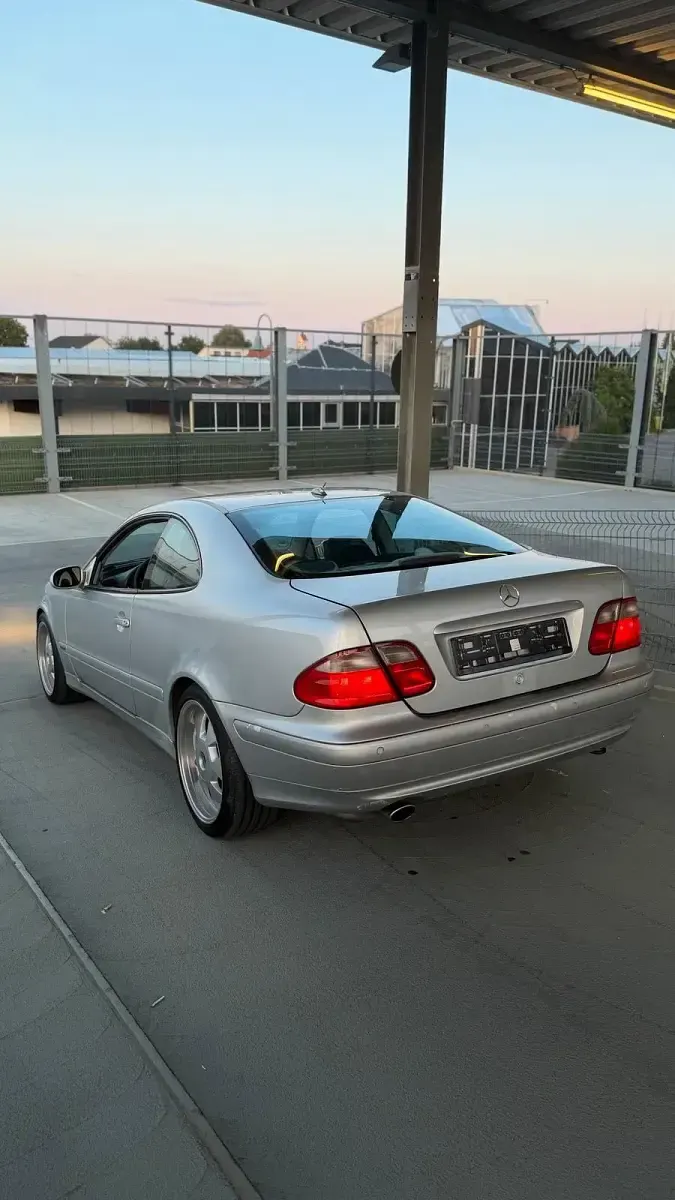 Gebraucht Mercedes CLK230 193 PS (141 kW) 2001 Silber Coupé