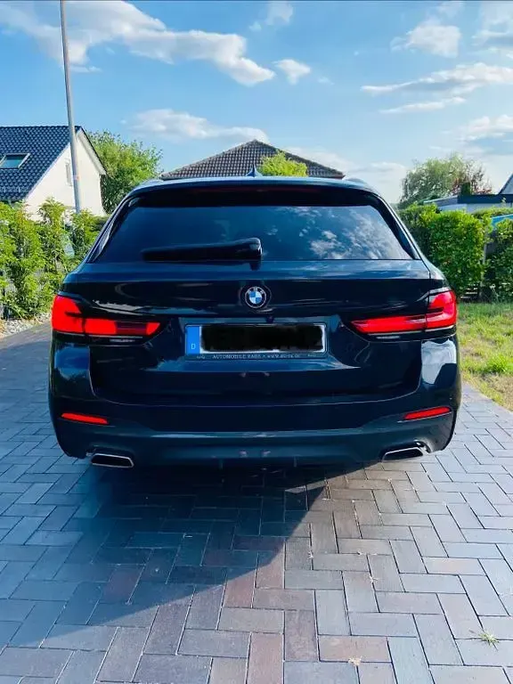 Gebraucht BMW 540 Performance 333 PS (244 kW) 2022 Schwarz Kombi