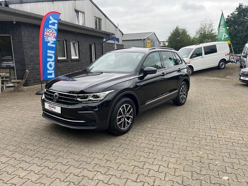 Schwarz Gebraucht 2022 VW Tiguan Life SUV | 29.799 € (Fairer Preis) - Bild 1/4