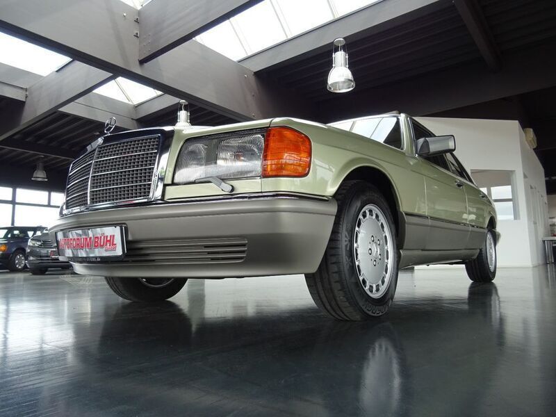 Grün Gebraucht 1986 Mercedes 420 SE Limousine | 34.990 € - Bild 1/4