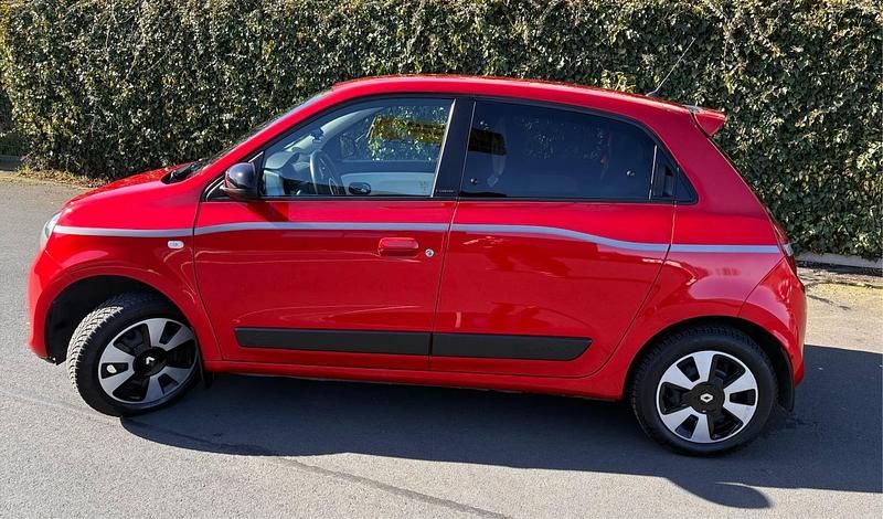 Second-hand Renault Twingo 69 CP (50 kW) 2019 Roșu Hatchback