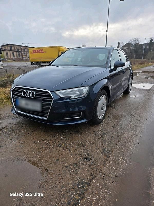 Gebraucht Audi A3 110 PS (80 kW) 2017 Blau Kleinwagen