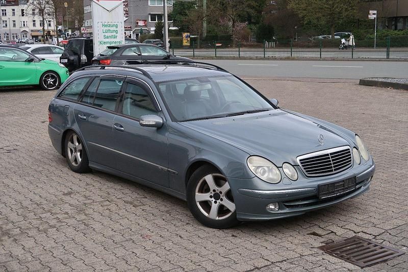 Gebraucht Mercedes E220 Avantgarde 150 PS (110 kW) 2004 Grau Kombi