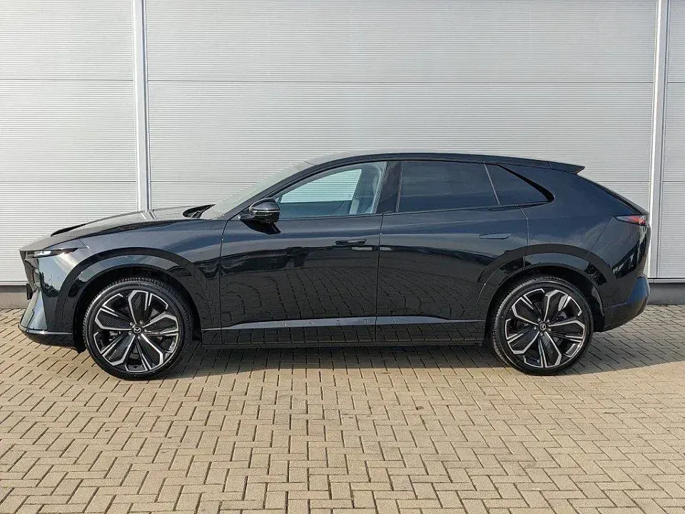 Neu Mazda CX-6e Takumi-Line 189 kW (258 PS) 2026 Schwarz SUV
