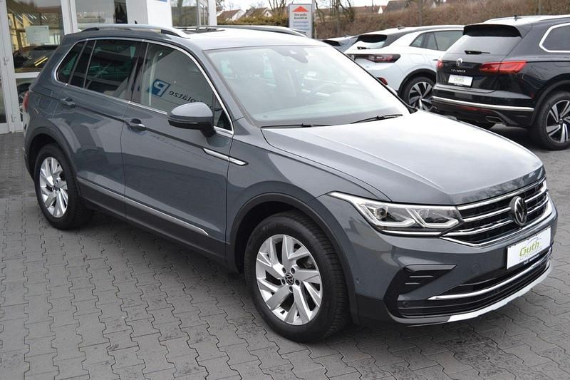 Gebraucht VW Tiguan Elegance 150 PS (110 kW) 2022 Grau SUV