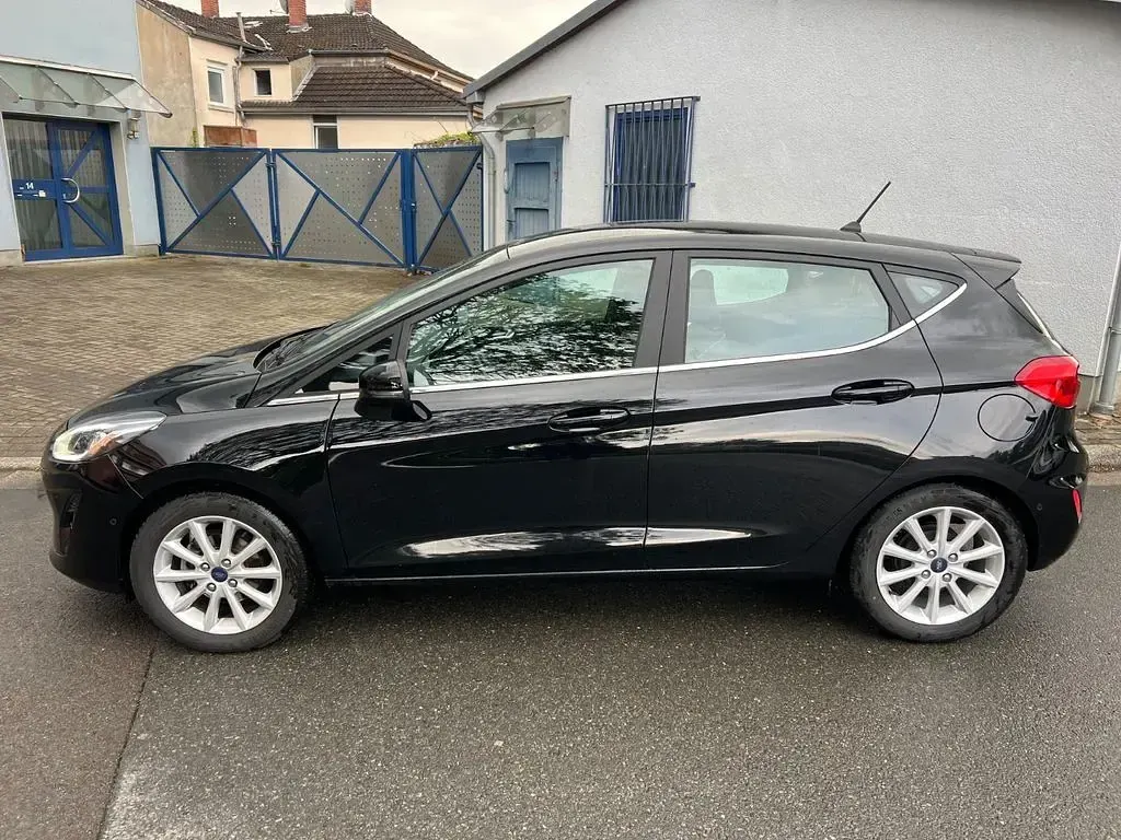 Gebraucht Ford Fiesta Titanium 86 PS (63 kW) 2018 Schwarz Kleinwagen