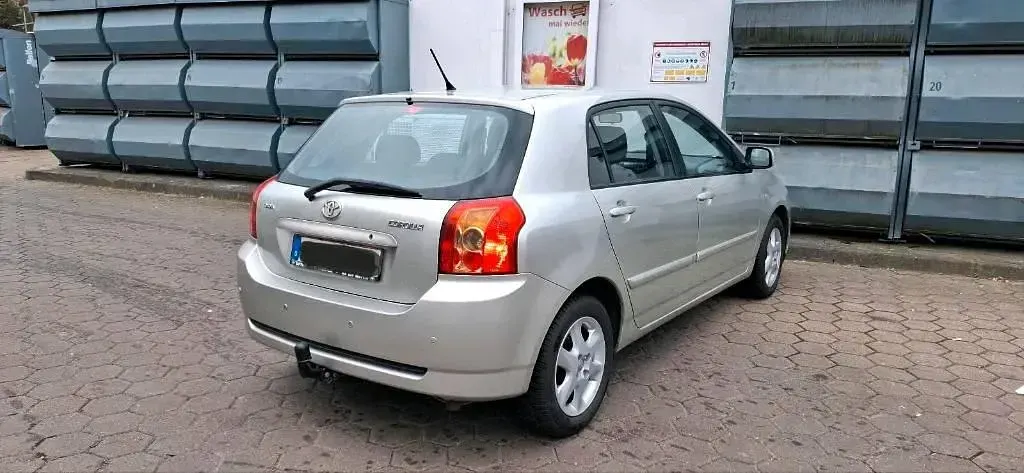Gebraucht Toyota Corolla 96 PS (70 kW) 2006 Silber Limousine