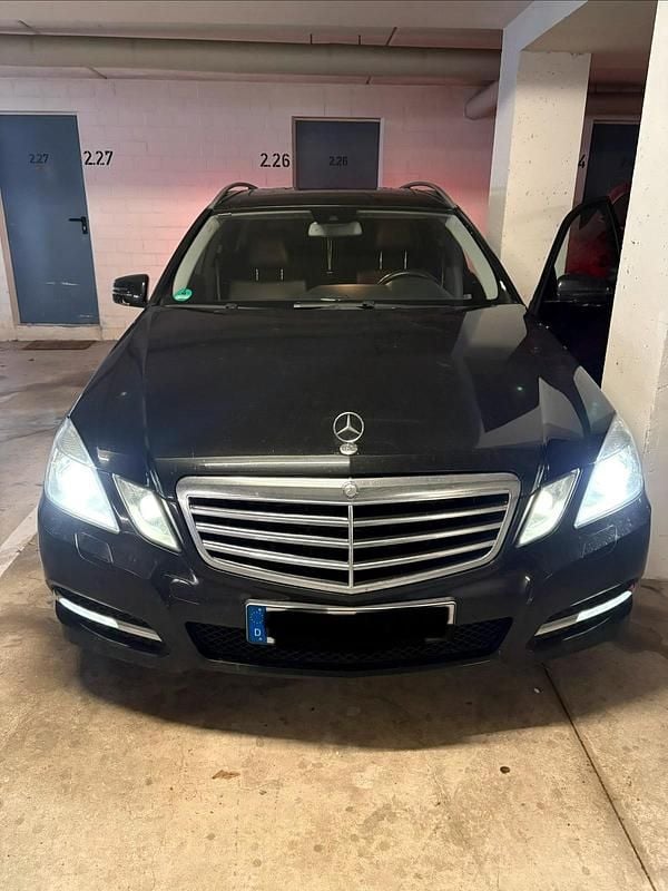 Gebraucht Mercedes E350 2010 Schwarz Kombi
