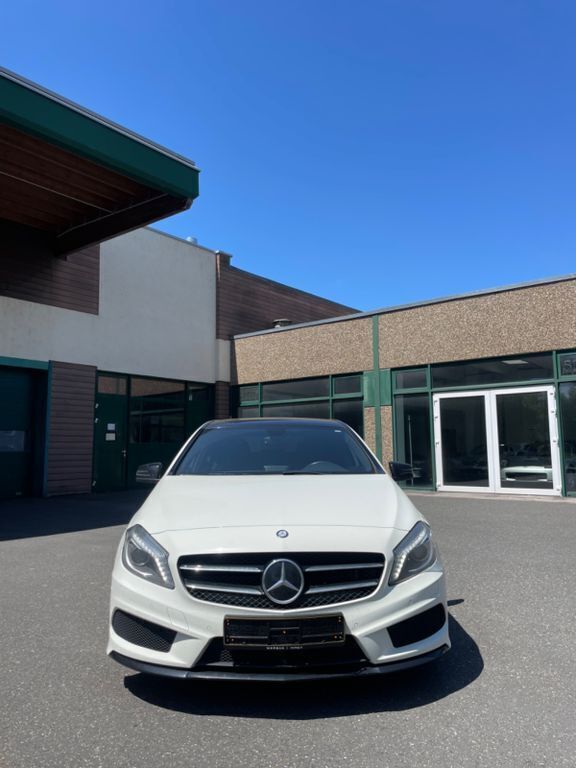 Weiß Gebraucht 2014 Mercedes A200 AMG line Limousine | 8.970 € (Fairer Preis) - Bild 1/4