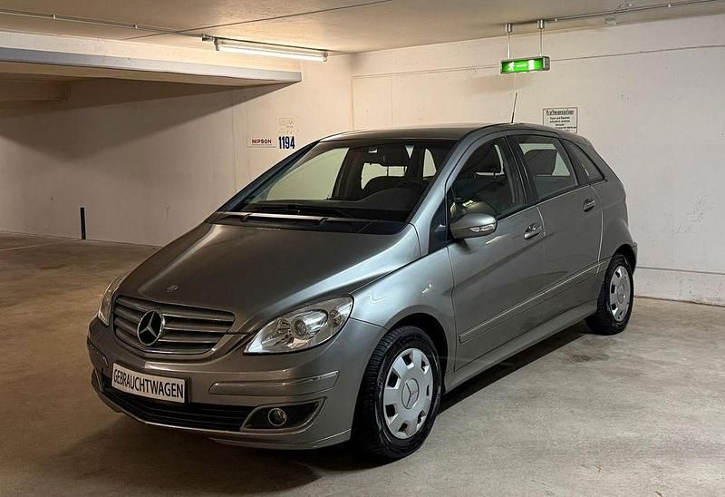Grau Gebraucht 2006 Mercedes B150 Van / Kleinbus | 1.950 € (Superpreis) - Bild 1/4