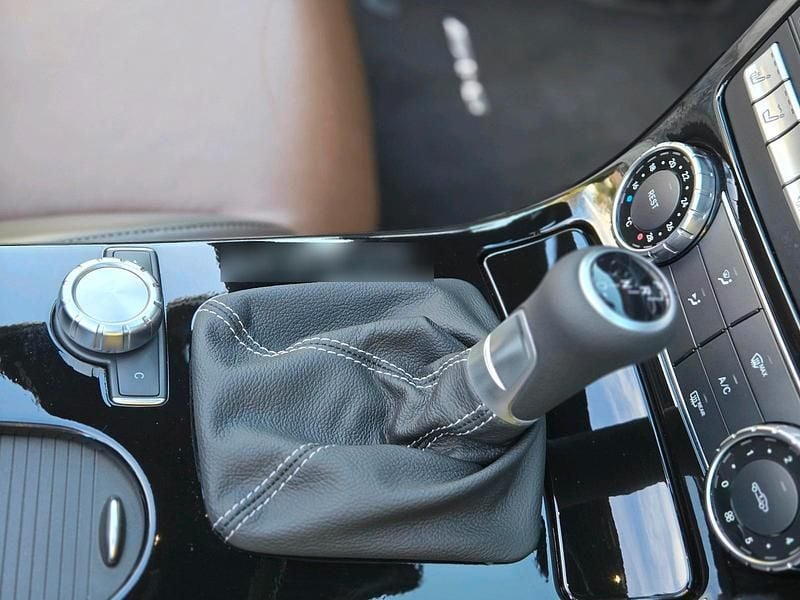 Gebraucht Mercedes SLK250 AMG 211 PS (155 kW) 2011 Schwarz Cabrio