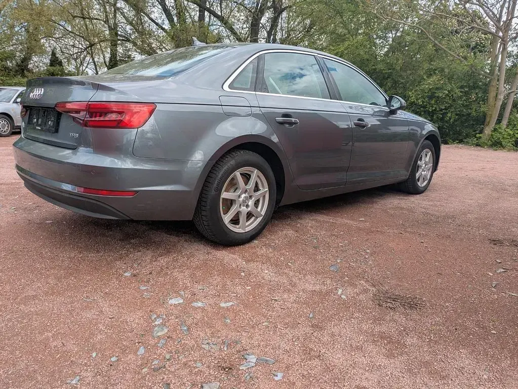 Usata Audi A4 150 CV (110 kW) 2017 Grigio Berlina