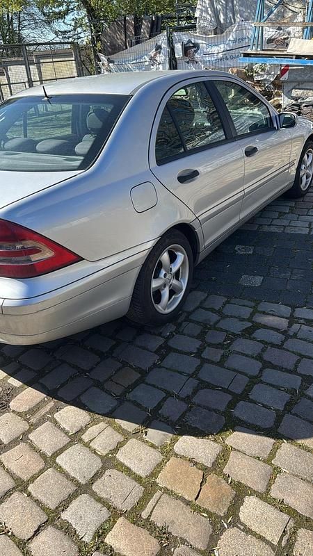 Gebraucht Mercedes C220 2003 Silber Limousine