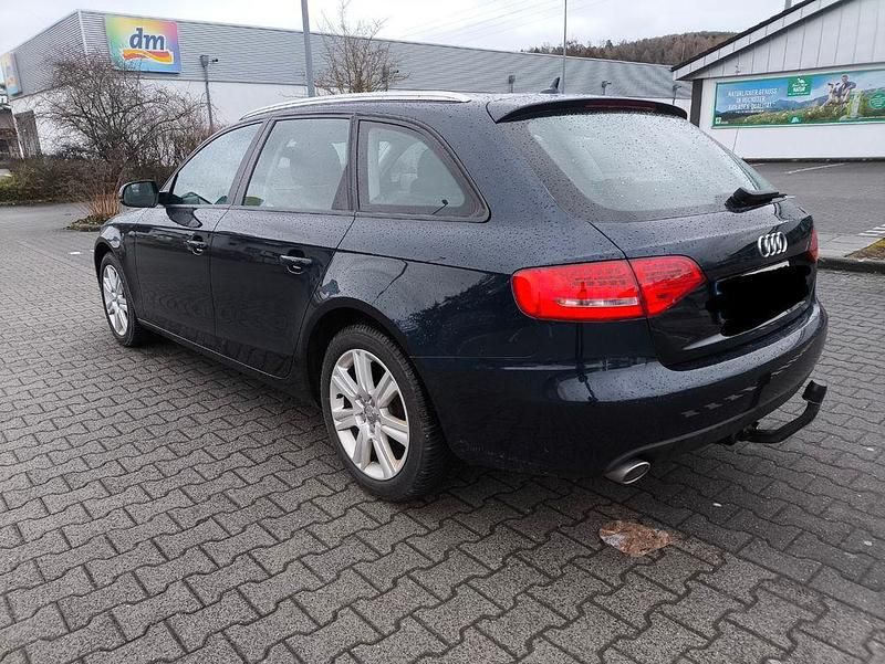 Gebraucht Audi A4 Attraction 190 PS (139 kW) 2010 Blau Kombi