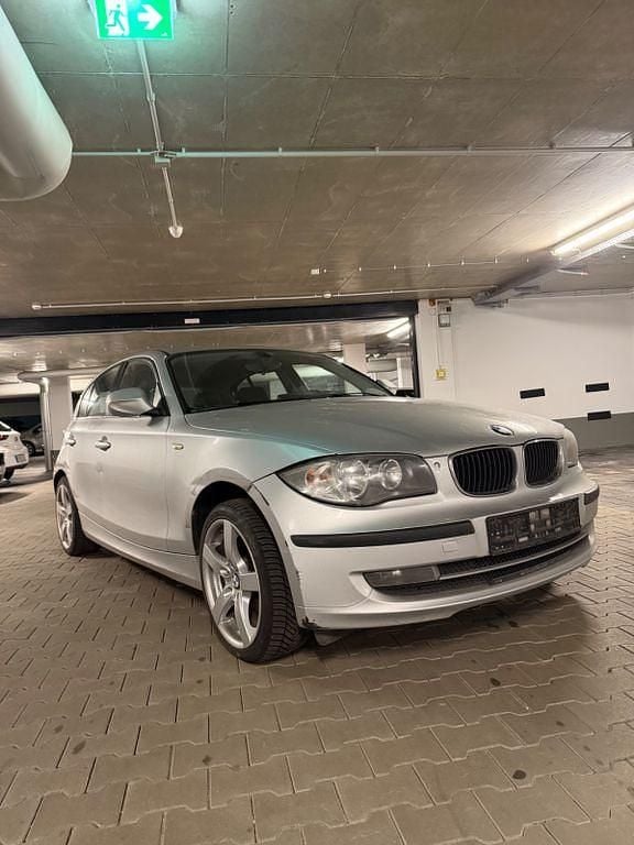 Gebraucht BMW 118 143 PS (105 kW) 2010 Silber Kleinwagen