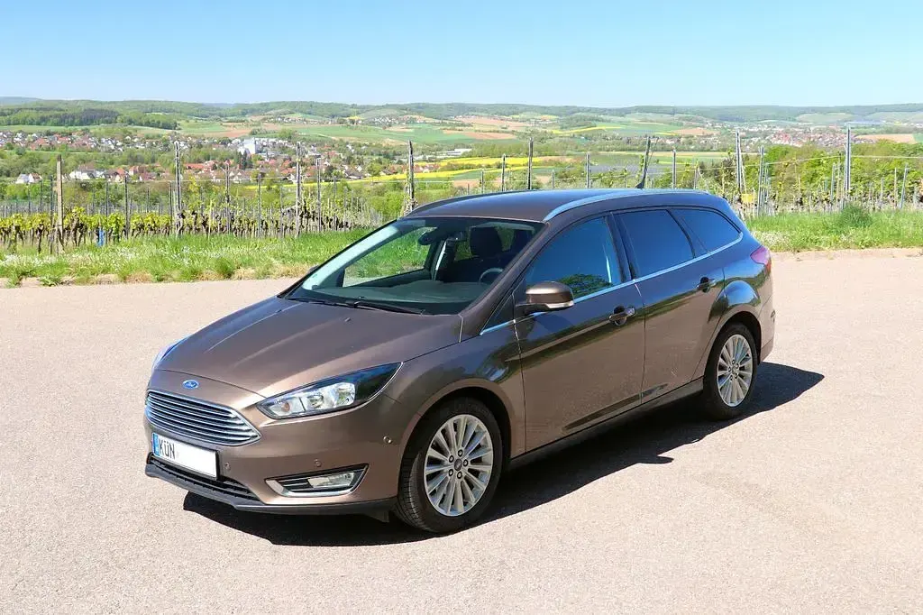 Second-hand Ford Focus Titanium 150 CP (110 kW) 2017 Maro Berlinǎ