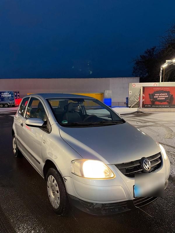 Grau Gebraucht 2008 VW Fox Kleinwagen | 1.100 € (Guter Preis) - Bild 1/4