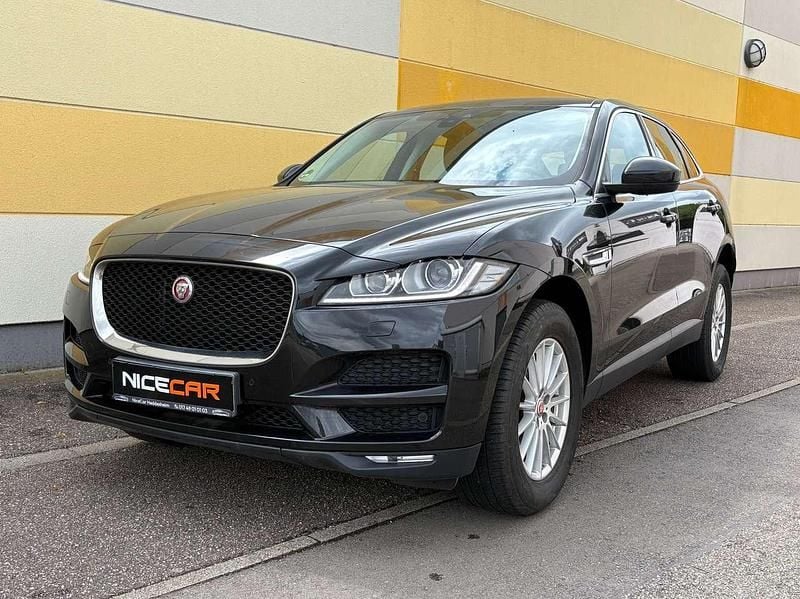 Gebraucht Jaguar F-Pace Pure 300 PS (220 kW) 2018 Santorini black SUV