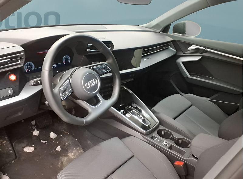 Gebraucht Audi A3 116 PS (85 kW) 2025 Grau Limousine