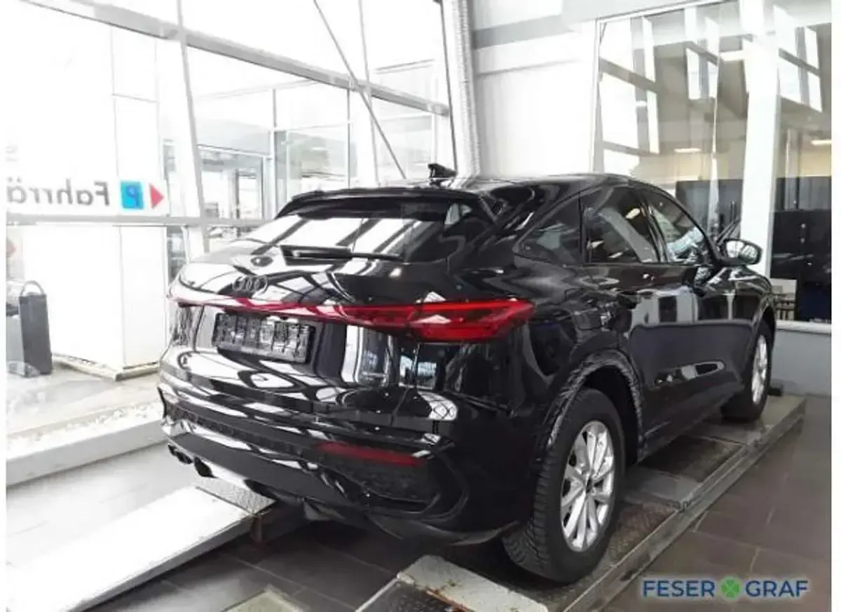 Gebraucht Audi Q5 Sportback S-Line 204 PS (150 kW) 2025 Mythosschwarz metallic SUV